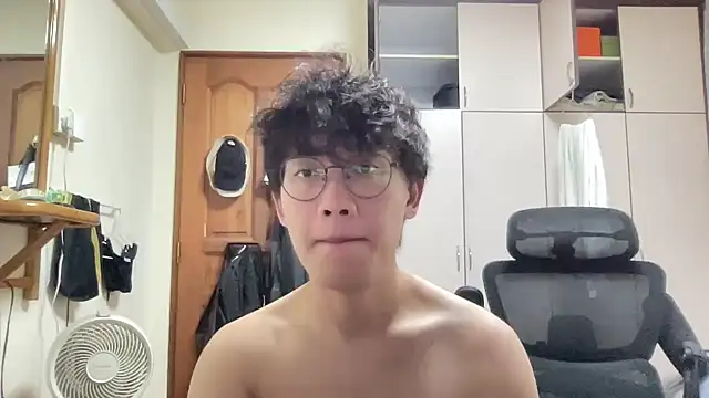 Passionatetwink2 online show from November 13, 10:31 am