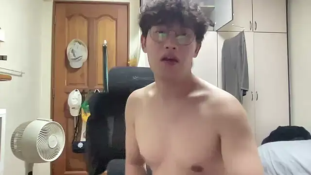 Passionatetwink2 online show from February 24, 11:33 am