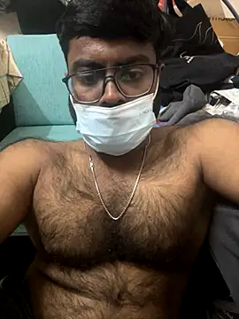 DJLOVE280825 online show from December 3, 9:32 pm