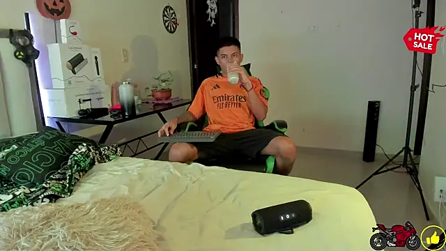 Snapshot of Jack_castell chatting on October 16, 2:36 pm Jack castell online show from October 16, 2:36 pm