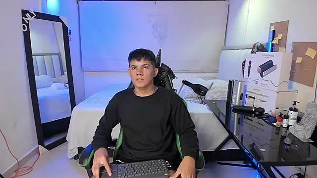 Jack castell online show from March 13, 11:33 pm