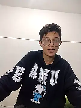 SantiagoRusso18 online show from January 19, 7:21 am