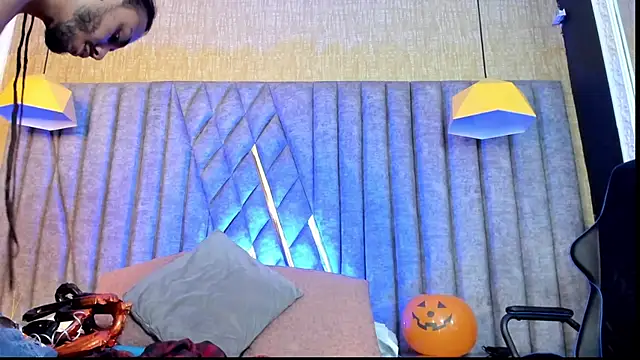 Snapshot of Boss_Domiinator chatting on October 24, 4:03 am Boss Domiinator online show from October 24, 4:03 am