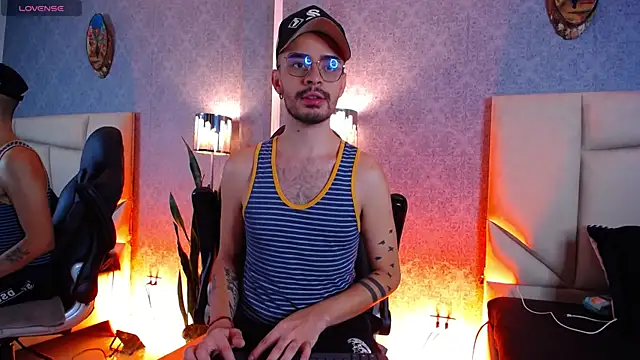 Snapshot of HairyDiamond_ chatting on September 27, 11:24 pm HairyDiamond  online show from September 27, 11:24 pm