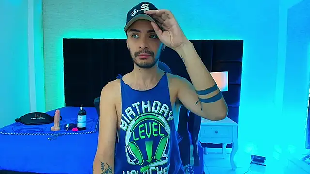 Snapshot of HairyDiamond_ chatting on September 17, 3:18 am HairyDiamond  online show from September 17, 3:18 am