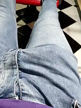 Snapshot of anis3g4 chatting on October 6, 6:56 pm anis3g4 online show from October 6, 6:56 pm