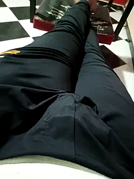 Snapshot of anis3g4 chatting on October 7, 8:02 pm anis3g4 online show from October 7, 8:02 pm