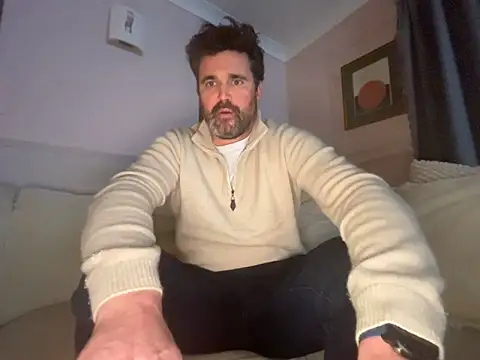 CyprioteWhitefly online show from February 6, 10:28 pm