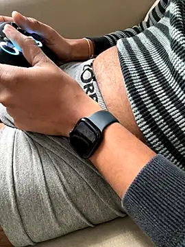 Snapshot of Hiuwee chatting on October 20, 3:27 pm Hiuwee online show from October 20, 3:27 pm