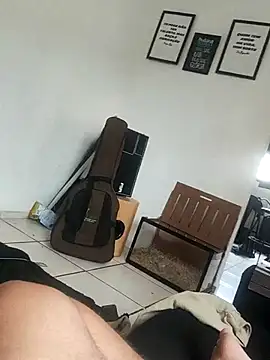 ErickFelipe25 online show from January 8, 6:35 pm