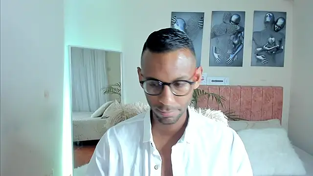 Snapshot of KingEdward_ chatting on October 11, 10:30 am KingEdward  online show from October 11, 10:30 am