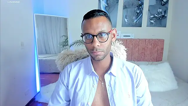 Snapshot of KingEdward_ chatting on September 19, 1:39 am KingEdward  online show from September 19, 1:39 am