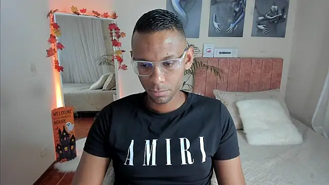 Snapshot of KingEdward_ chatting on October 23, 10:19 am KingEdward  online show from October 23, 10:19 am