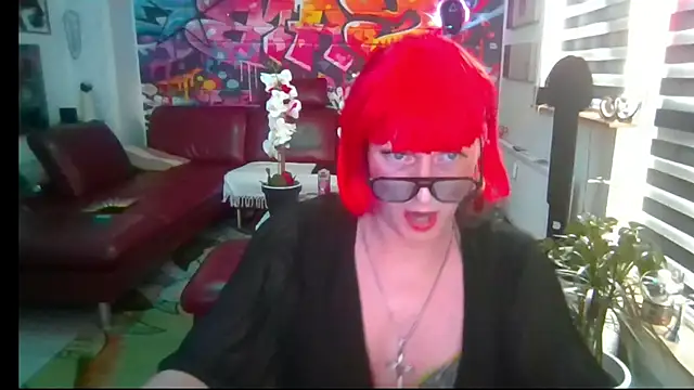 hellgirl1980 online show from June 16, 12:07 pm