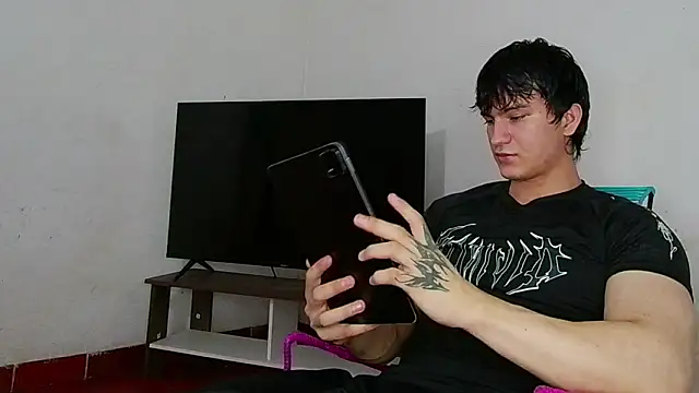 ErickWalton online show from January 15, 5:33 am