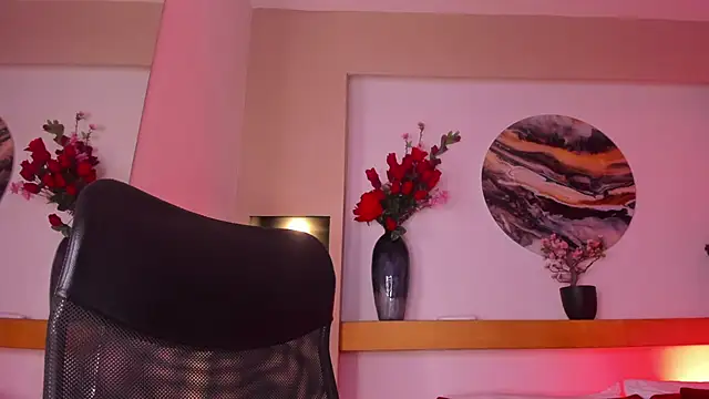 B Wild online show from February 25, 4:24 am