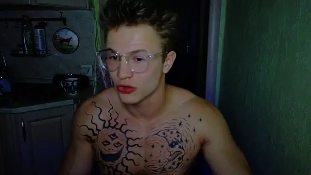 Snapshot of James__Noah chatting on September 24, 10:19 pm James  Noah online show from September 24, 10:19 pm
