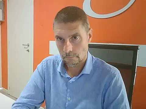 Snapshot of max79ve31 chatting on September 25, 12:04 pm max79ve31 online show from September 25, 12:04 pm