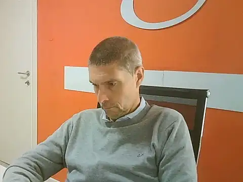 Snapshot of max79ve31 chatting on September 30, 11:14 am max79ve31 online show from September 30, 11:14 am