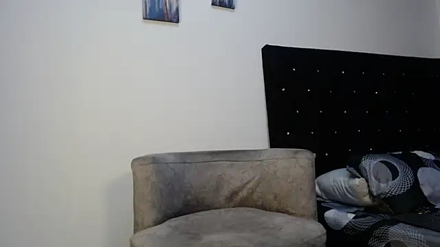 adriel escalante online show from November 24, 4:24 am