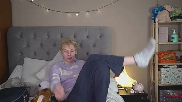 scottishtwink01 online show from February 19, 1:24 am