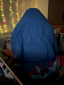 ice717 online show from November 24, 11:11 am