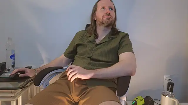 AlbinoAdonis online show from April 28, 2:27 am