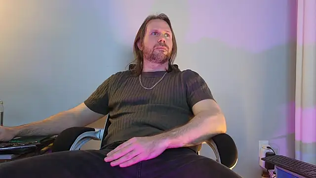 AlbinoAdonis online show from February 4, 3:01 am