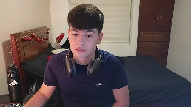 tightncuteass online show from November 25, 12:45 am