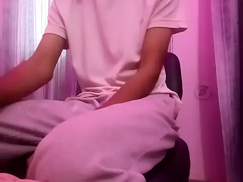 ash706339 online show from October 1, 7:56 am