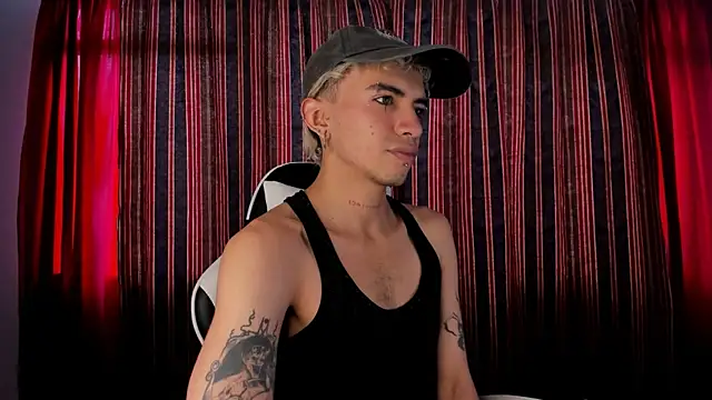 guynextdo0r online show from November 6, 8:01 pm