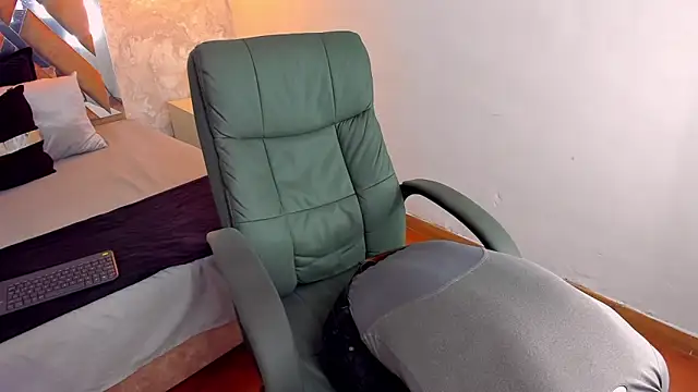 kraven lust online show from November 4, 3:07 am