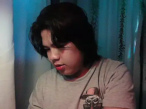 Huntrix2025 online show from December 13, 10:05 pm