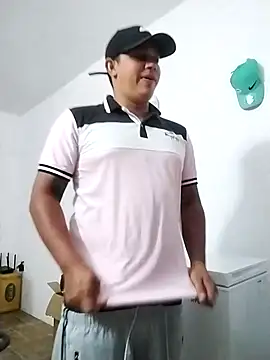 Snapshot of Alex_man23 chatting on September 24, 7:56 pm Alex man23 online show from September 24, 7:56 pm