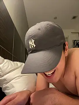 Snapshot of KAMESAN08 chatting on September 27, 1:31 pm KAMESAN08 online show from September 27, 1:31 pm