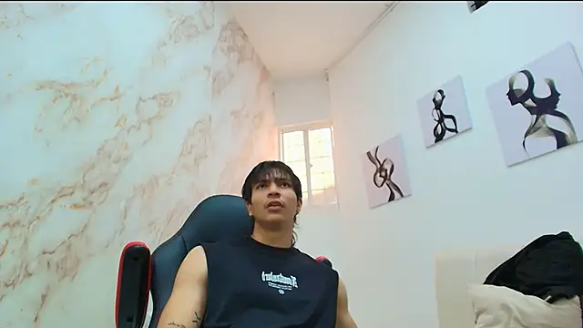 toji luxxer online show from December 15, 8:28 pm