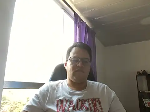 Snapshot of Alpha-Bear chatting on September 27, 5:00 pm Alpha-Bear online show from September 27, 5:00 pm