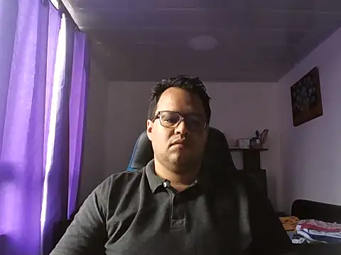 Snapshot of Alpha-Bear chatting on September 29, 4:25 pm Alpha-Bear online show from September 29, 4:25 pm