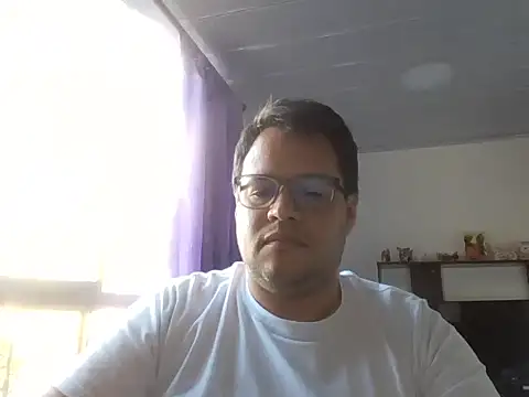 Snapshot of Alpha-Bear chatting on October 6, 8:13 pm Alpha-Bear online show from October 6, 8:13 pm