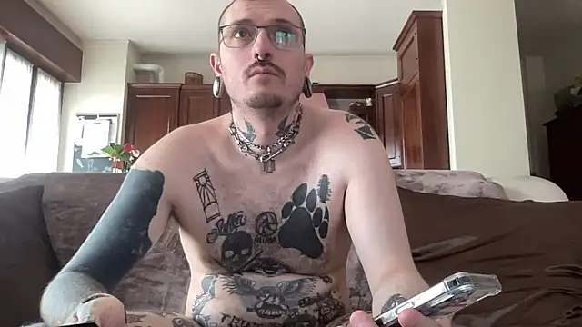 Chaserlovebear online show from April 15, 1:00 pm