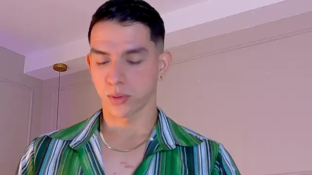 ZaneDawson online show from October 31, 4:03 am