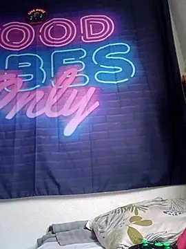 Mikaaa97 online show from February 1, 3:33 pm