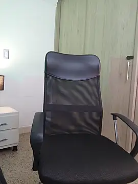 AllexJacob online show from April 6, 1:12 pm