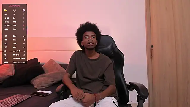 AllexJacob online show from November 3, 1:57 pm