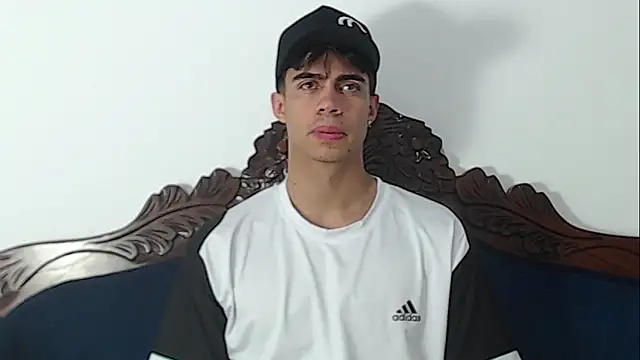 cody pipper  online show from November 18, 3:43 am