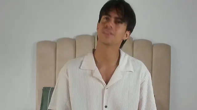 Snapshot of cody_pipper_ chatting on October 3, 12:32 pm cody pipper  online show from October 3, 12:32 pm