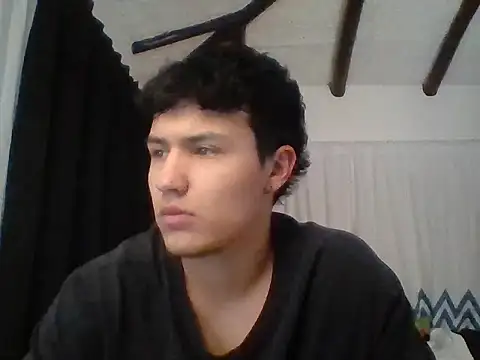 Snapshot of El_awo_ chatting on October 9, 8:14 pm El awo  online show from October 9, 8:14 pm