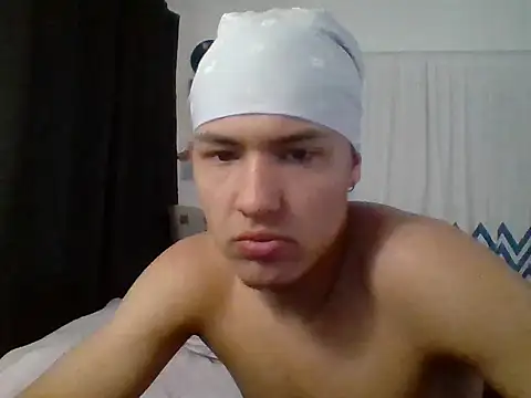 Snapshot of El_awo_ chatting on September 26, 6:38 pm El awo  online show from September 26, 6:38 pm