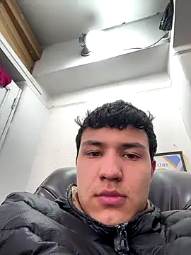 Snapshot of El_awo_ chatting on October 12, 8:47 pm El awo  online show from October 12, 8:47 pm