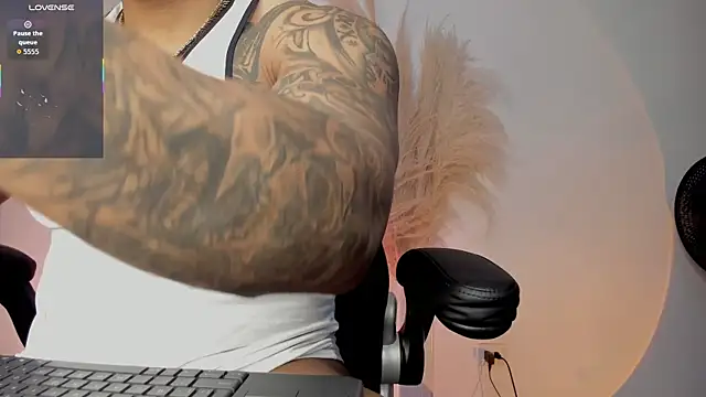 chrizmacgregor online show from October 7, 11:31 pm